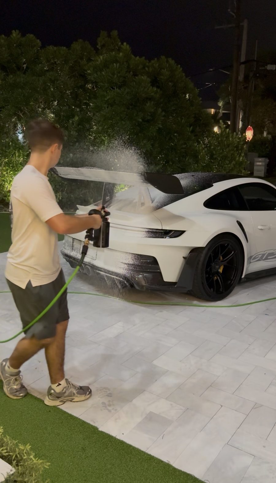 Mobile car detailing in South Beach FL