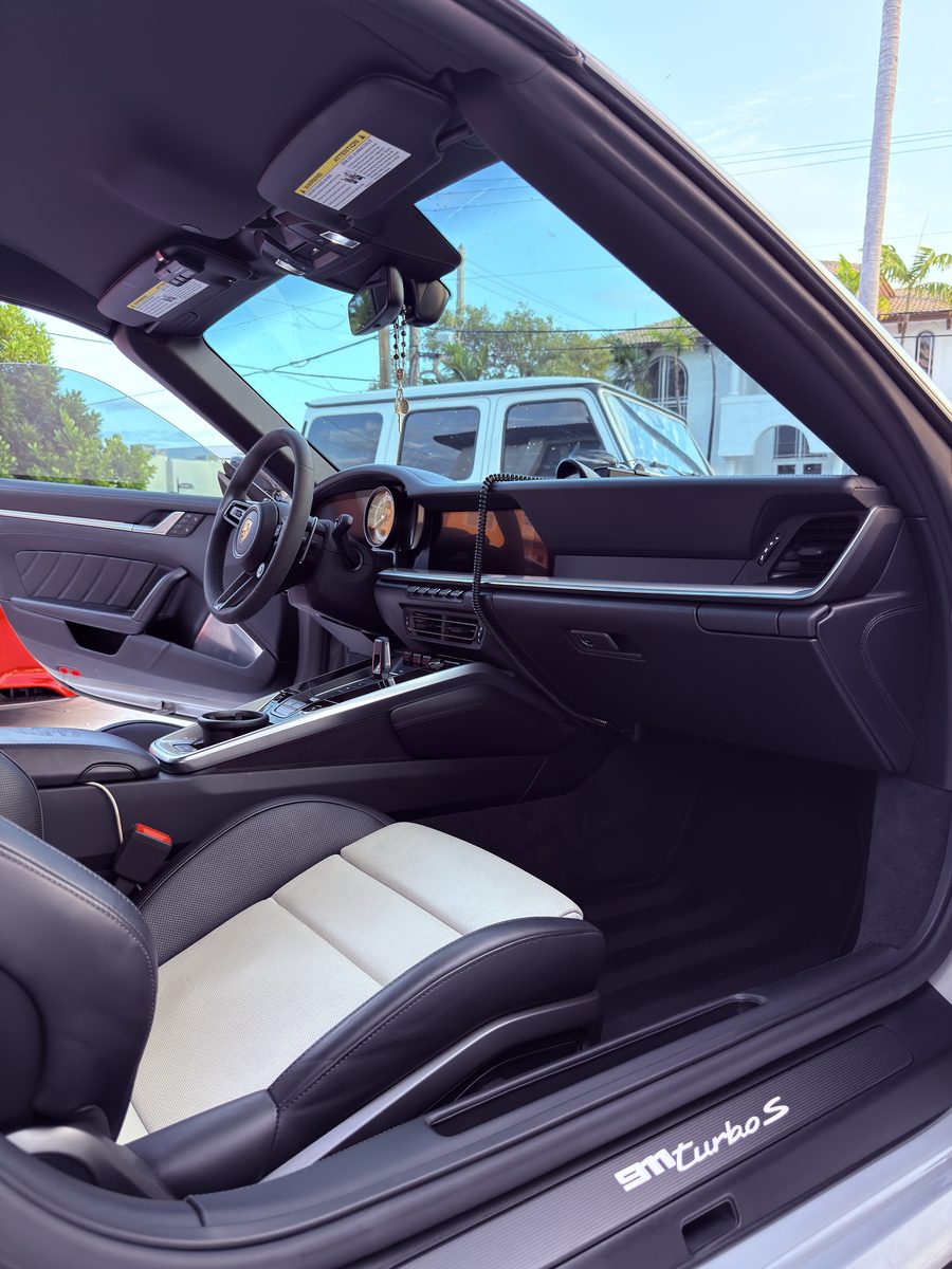 Mobile car detailing in Brickell FL