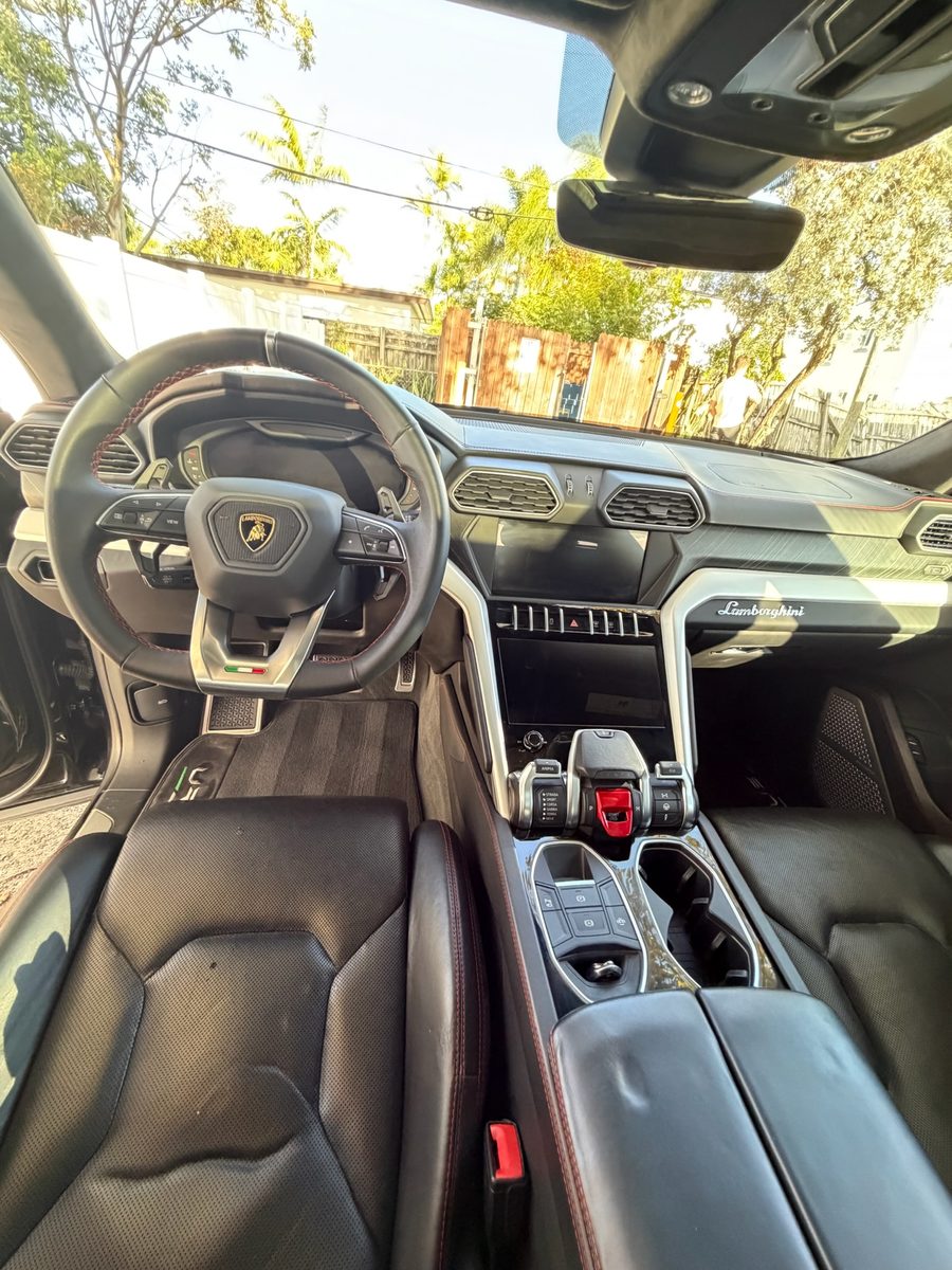 Mobile car detailing in Coral Gables FL